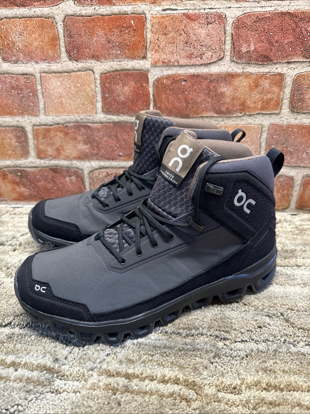 Size 7.5 - On Cloudridge Eclipse/Black Mens Hiking Boots New Without Box